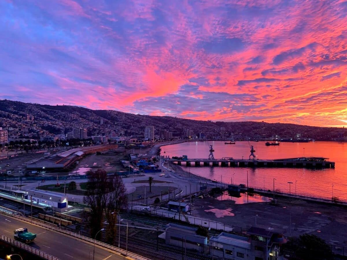 Hom I Lujoso Estudio Con Mejor Vista Del Puerto Parking 0408 * Valparaiso