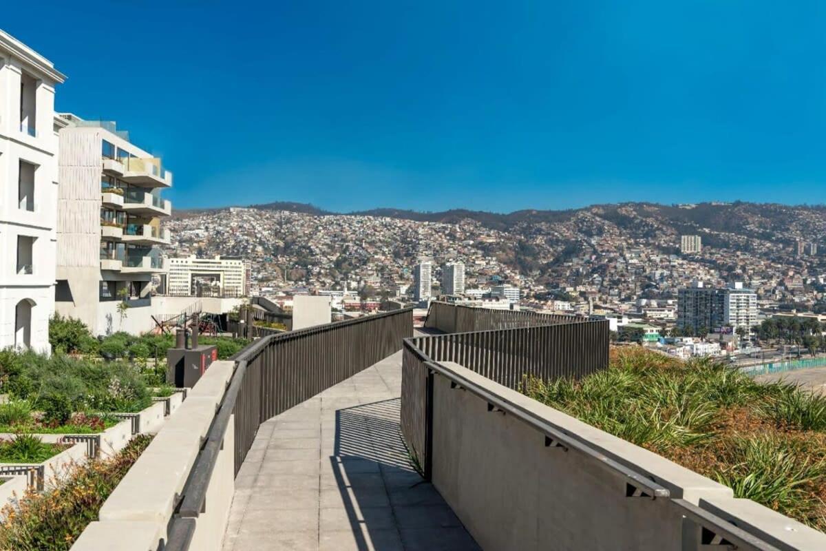Hom I Lujoso Estudio Con Mejor Vista Del Puerto Parking 0408 Valparaiso